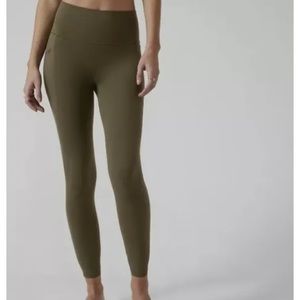 Athleta Salutation Stash II 7/8 Tight (Ginseng Olive)